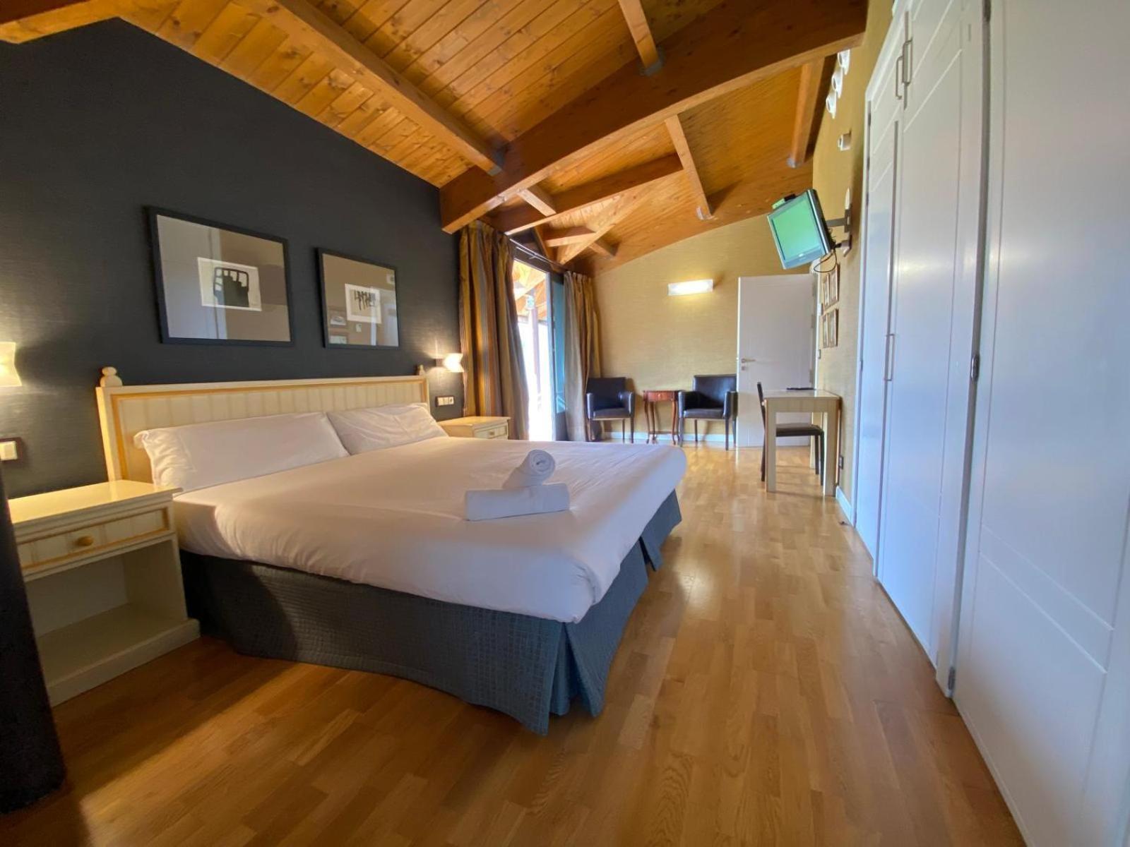 Roomrural Hotel Iru-Bide Lumbier Exterior photo
