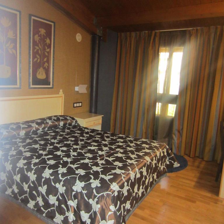 Roomrural Hotel Iru-Bide Lumbier Room photo